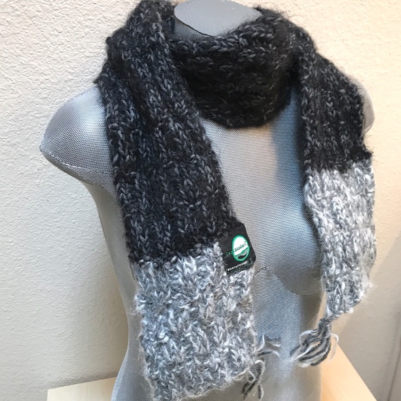 Scarf Grey/Black. Mohair/Wool Blend. One of a Kind. Unisex. 60" x 5" in. NWT - Picture 3 of 6